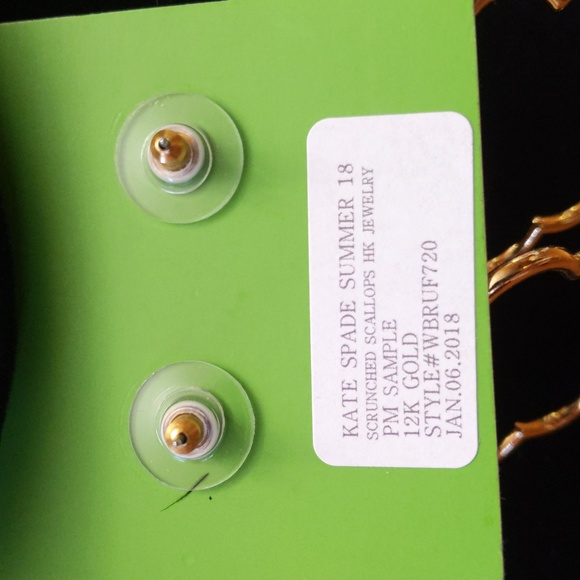 NWT (#10) Kate Spade scrunched Scallops double earrings - Picture 5 of 5